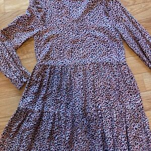 Women’s tiered short dress size M